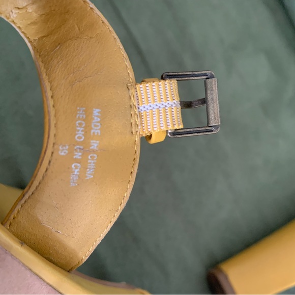 Aldo yellow leather chunky heels - Picture 7 of 7